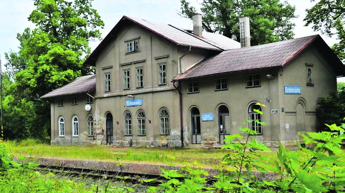 Nepoužívané nádraží v Trnovanech by mohlo sloužit turistům